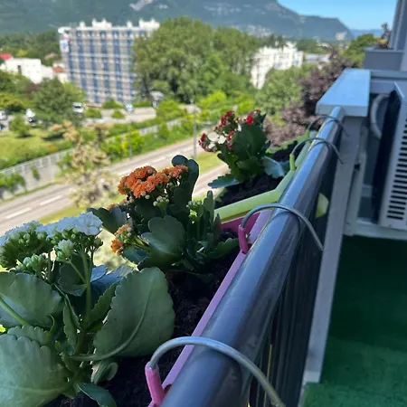 Appartement La Pinéa 40 M2 T2 Climatisation, Tram E Et Parking *