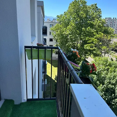 Appartement La Pinéa 40 M2 T2 Climatisation, Tram E Et Parking Saint-Egreve