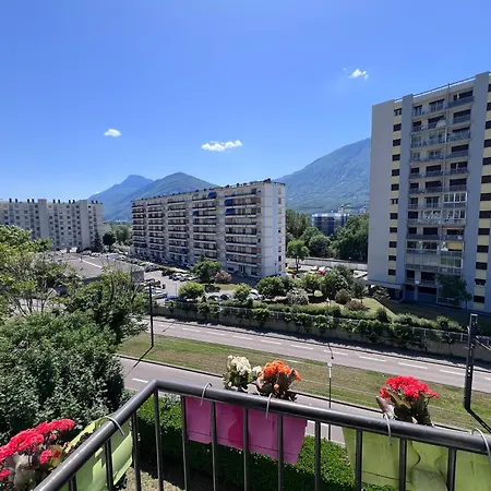 Appartement La Pinéa 40 M2 T2 Climatisation, Tram E Et Parking