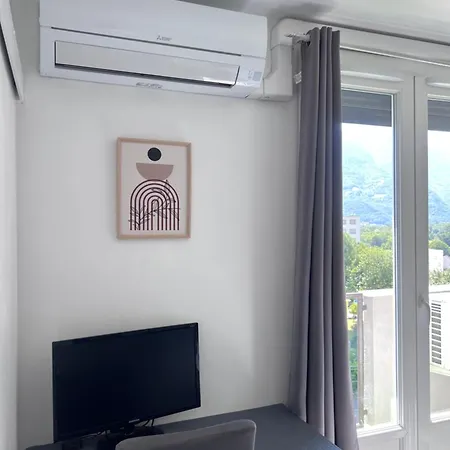 Appartement La Pinéa 40 M2 T2 Climatisation, Tram E Et Parking Saint-Egreve